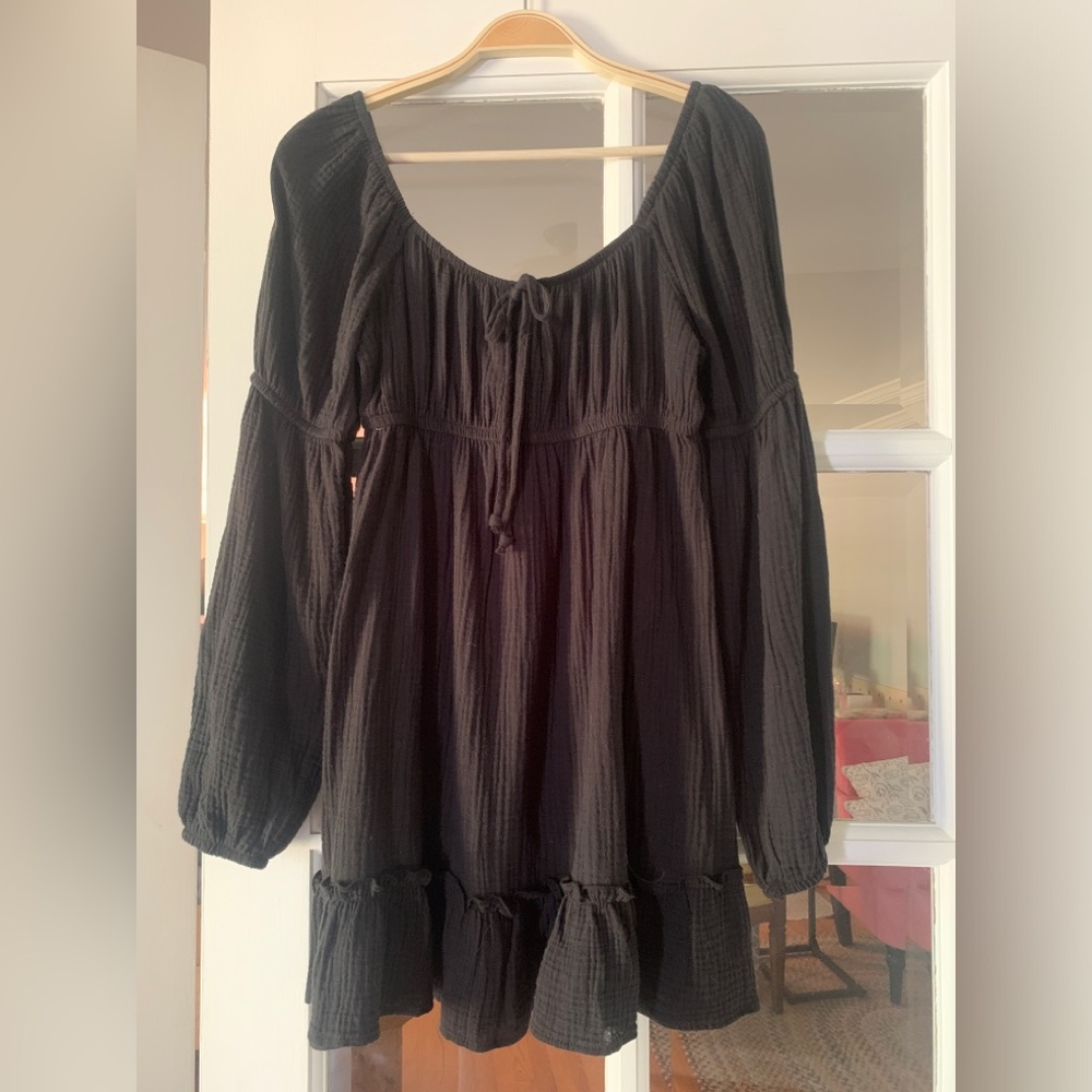 NWOT Francesca’s Babydoll Mini Dress with Gathered Bust and Long Sleeves